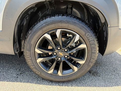 Used 2021 Chevrolet TrailBlazer LT w/ Convenience Package FWD image 7