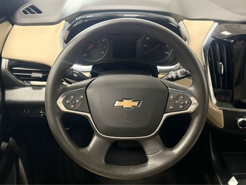 Used 2023 Chevrolet Traverse LS AWD/4WD image 17