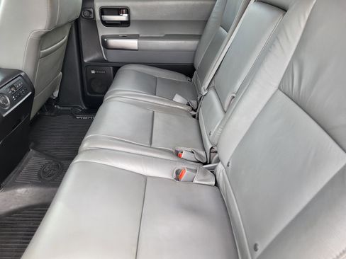 Used 2018 Toyota Sequoia Limited w/ Safety & Convenience Package image 10