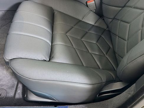 New 2026 BMW 750e xDrive image 23