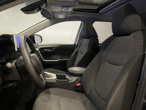 Used 2023 Toyota RAV4 XLE image 15