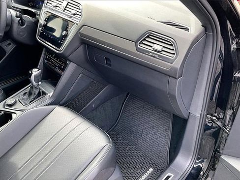 Used 2024 Volkswagen Tiguan SE R-Line w/ MDO Package, Two-Row image 16
