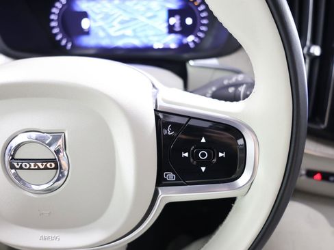 Used 2023 Volvo XC60 B5 Plus w/ Protection Package Premier image 20