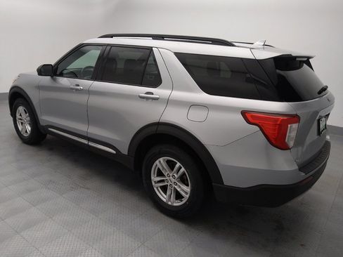 Used 2020 Ford Explorer XLT w/ Equipment Group 202A AWD/4WD image 3