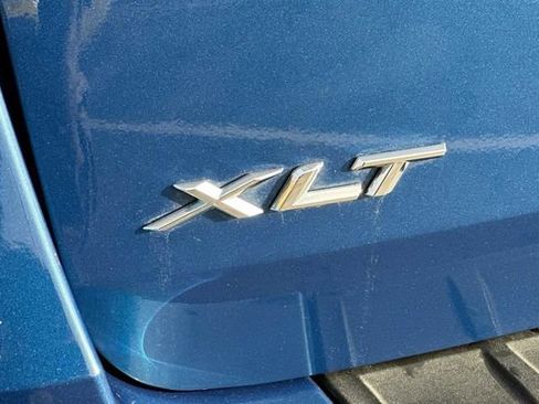 Used 2022 Ford Explorer XLT w/ Equipment Group 202A image 9