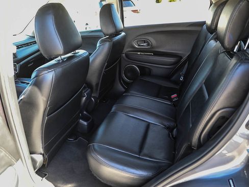 Used 2018 Honda HR-V EX image 18