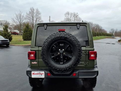 Used 2021 Jeep Wrangler Unlimited Sahara AWD/4WD image 4