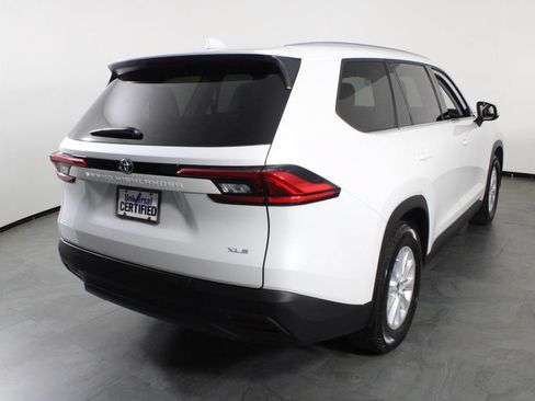 Used 2024 Toyota Grand Highlander FWD image 3