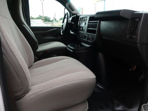 Used 2020 Chevrolet Express 3500 w/ Power Convenience Package RWD image 10
