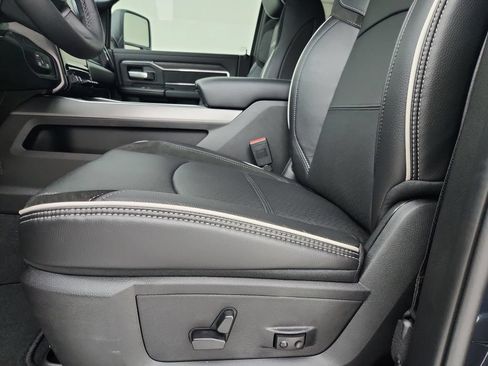 New 2026 RAM 2500 Laramie AWD/4WD image 19