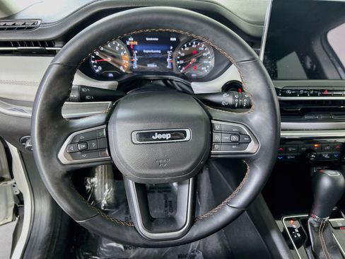 Used 2022 Jeep Compass Limited AWD/4WD image 11