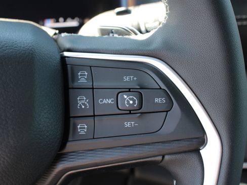 New 2025 Jeep Grand Cherokee L Altitude image 10