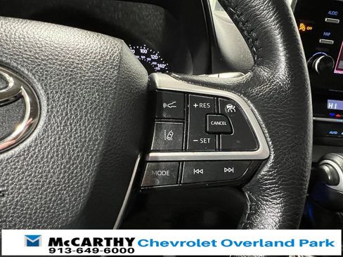 Used 2021 Toyota Sienna XLE w/ XLE Plus Package image 15