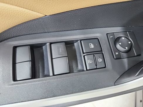 Used 2023 Toyota RAV4 LE AWD/4WD image 32