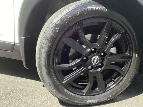 Used 2024 Nissan Kicks SV FWD image 5