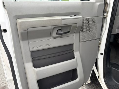 Used 2011 Ford E-250 and Econoline 250 w/ PWR Group RWD image 40