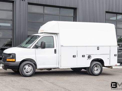 Used 2015 Chevrolet Express 3500 RWD image 3