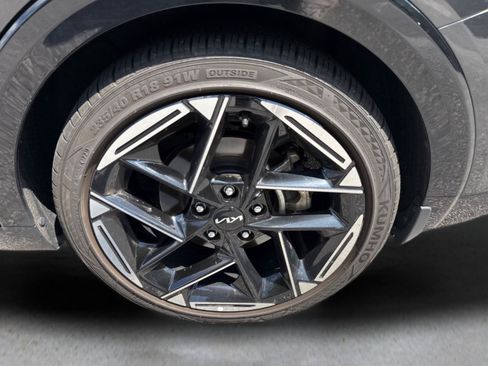 Used 2025 Kia K4 GT-Line w/ GT-Line Premium Package FWD image 9