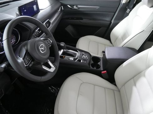 New 2025 MAZDA CX-5 AWD 2.5 S w/ Preferred Package image 4
