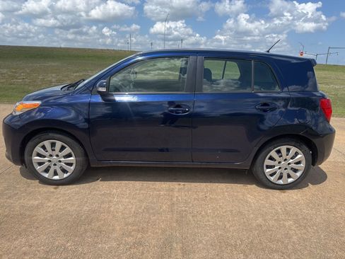 Used 2012 Scion xD image 2