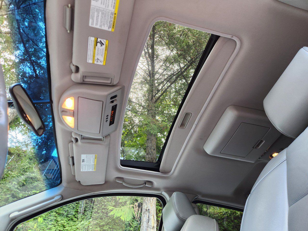 Used 2005 Nissan Armada SE Off-Road w/ (J01) Sunroof Pkg (SE OR) AWD/4WD image 9