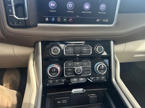 Used 2021 GMC Yukon Denali w/ Denali Premium Package AWD/4WD image 29
