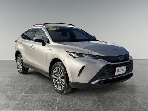 Used 2021 Toyota Venza XLE image 7