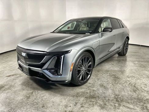 Used 2026 Cadillac Lyriq V image 4