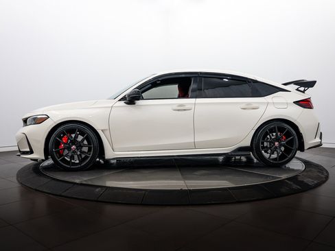 Used 2023 Honda Civic Type R image 6