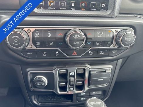Used 2022 Jeep Wrangler Unlimited Sport w/ Sun And Sound Package AWD/4WD image 19