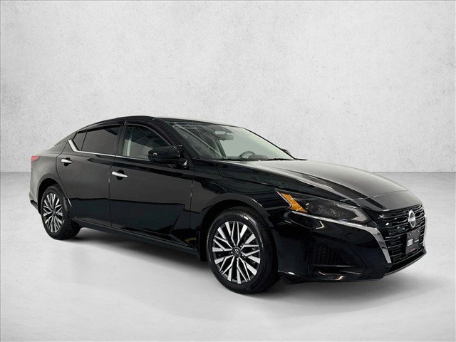 Used 2023 Nissan Altima 2.5 SV AWD/4WD image 7