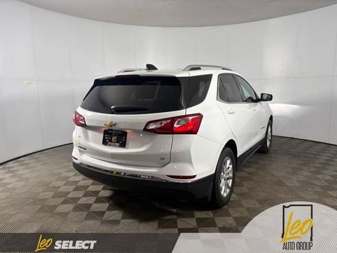 Used 2018 Chevrolet Equinox LT w/ Sun & Infotainment Package FWD image 4