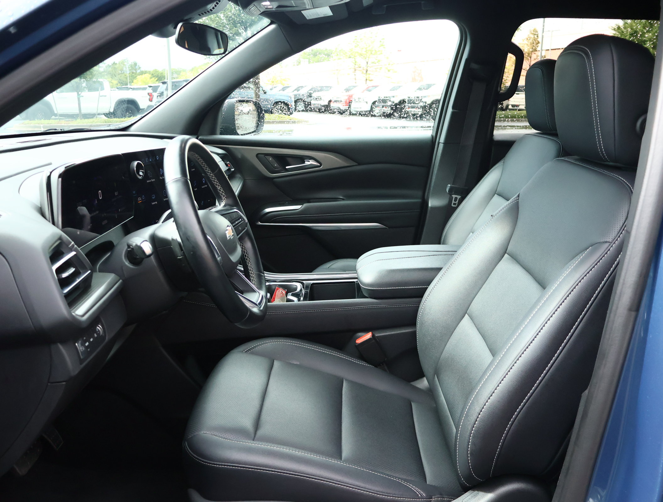 Used 2025 Chevrolet Traverse LT AWD/4WD image 10