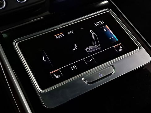 Used 2021 Audi A8 L 4.0T w/ Executive Plus Package image 59