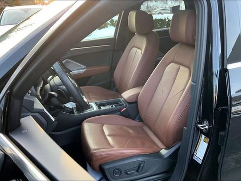 Used 2023 Audi Q3 2.0T Premium w/ Convenience Package image 5