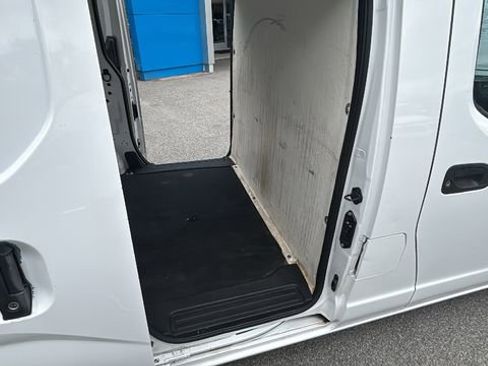 Used 2021 Nissan NV200 S FWD image 22