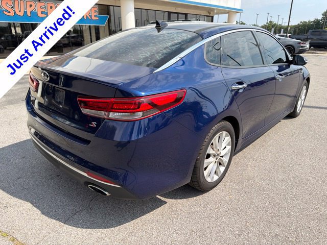 Used 2018 Kia Optima S w/ Panoramic Sunroof Package FWD image 3