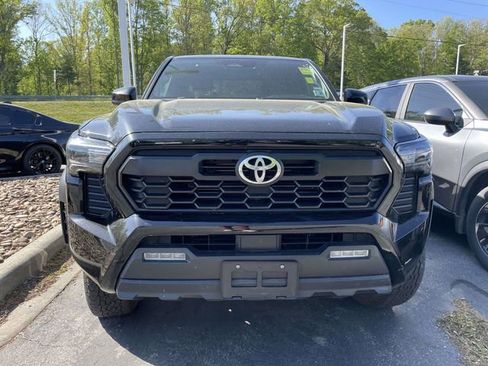 Used 2024 Toyota Tacoma TRD Off-Road AWD/4WD image 7