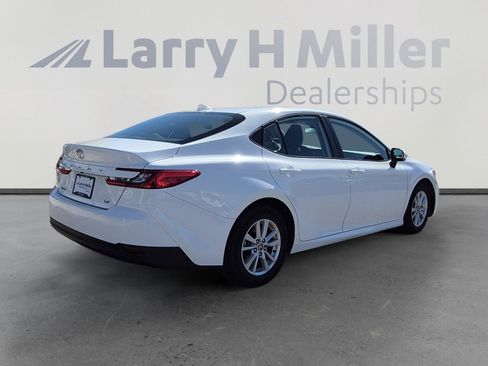 Certified 2025 Toyota Camry LE image 5