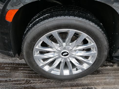 Certified 2023 Cadillac Escalade Premium Luxury image 4