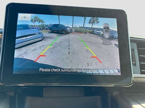 Used 2023 Ford Explorer XLT w/ Equipment Group 202A RWD image 13