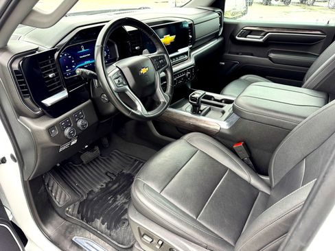 Used 2023 Chevrolet Silverado 1500 LTZ w/ LTZ Convenience Package II AWD/4WD image 10