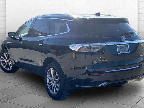 Used 2023 Buick Enclave Avenir image 10