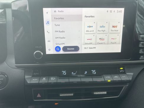 Used 2025 Toyota Camry LE image 7