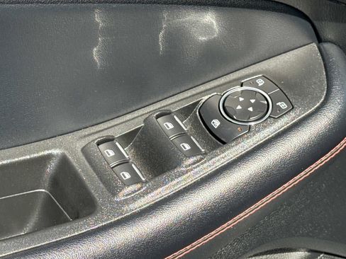 Used 2022 Ford Edge ST-Line image 22