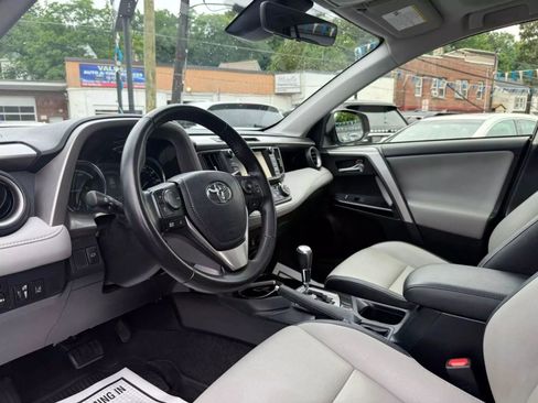 Used 2016 Toyota RAV4 Limited image 26
