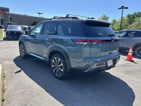 New 2026 Nissan Pathfinder Platinum w/ Lighting Package AWD/4WD image 5