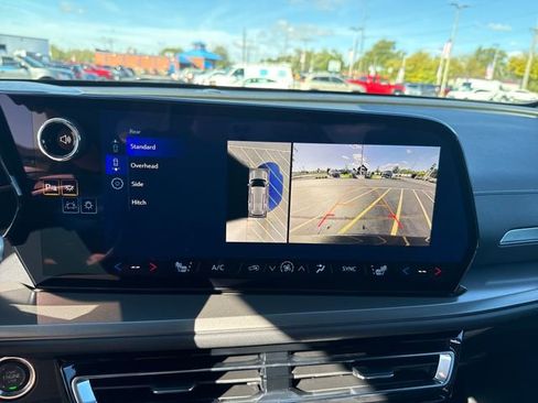 New 2026 Chevrolet Traverse LT w/ Driver Confidence Package image 18