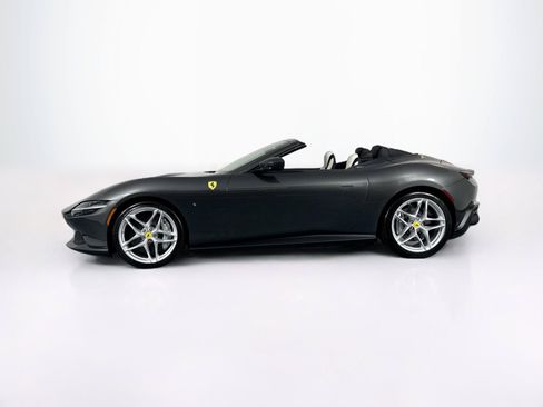 Used 2025 Ferrari Roma Spider RWD image 8