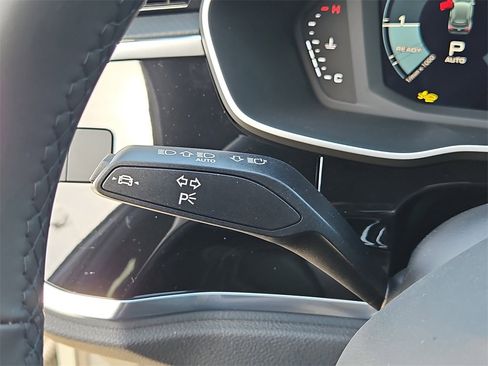 New 2025 Audi Q3 2.0T Premium image 24